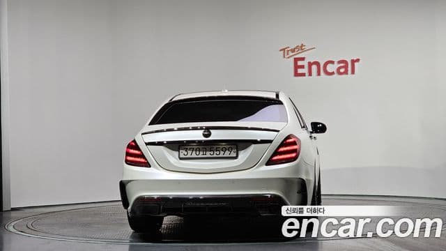 Mercedes-Benz S-Class 2019 — Photo 8/20