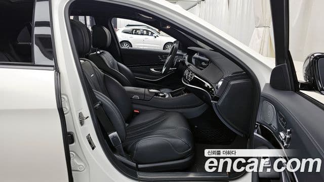Mercedes-Benz S-Class 2019 — Photo 1/20