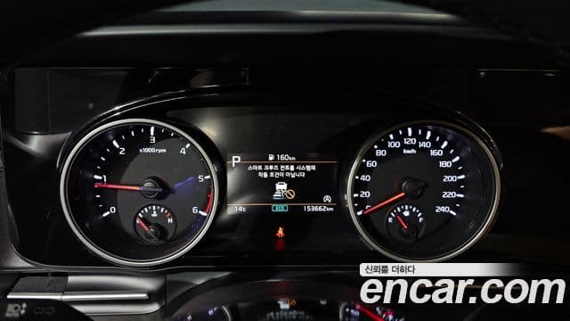 Kia Carnival 2021 — Фото 8/20