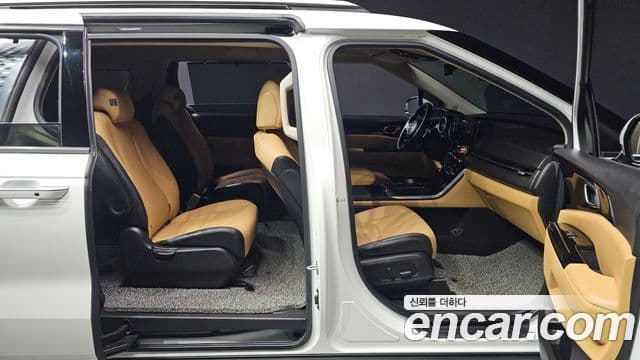 Kia Carnival 2021 — Фото 11/20