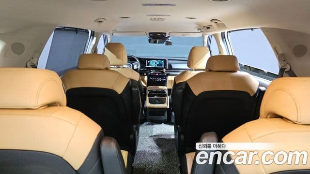 Kia Carnival 2021 — Фото 19/20