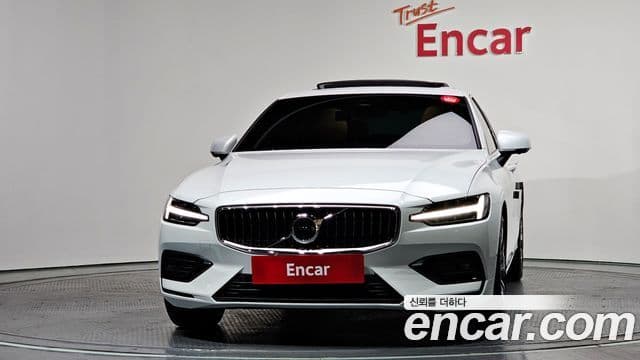 Volvo S60 2023 — ფოტო 2/20