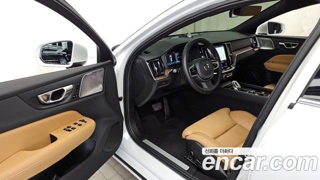 Volvo S60 2023 — ფოტო 9/20