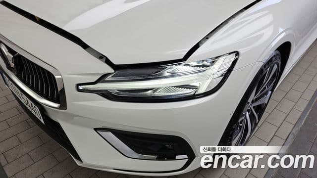 Volvo S60 2023 — Photo 13/37