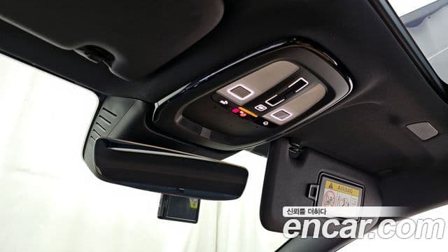 Volvo S60 2023 — Photo 31/37