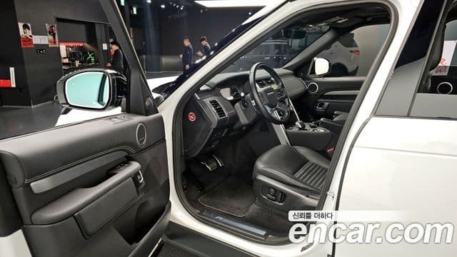 Land Rover Discovery 5 2022 — ფოტო 10/20
