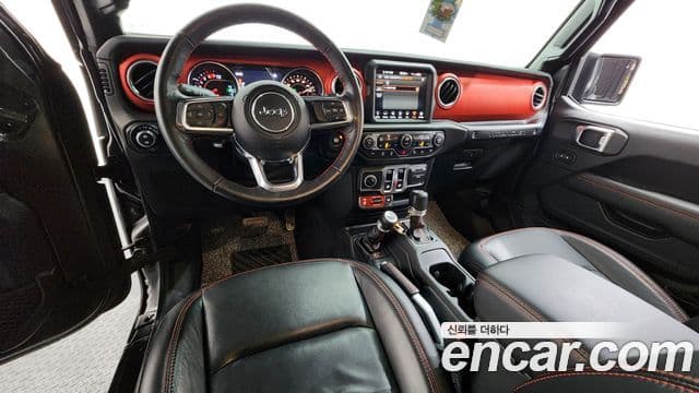 Jeep Wrangler 2020 — фото 10 из 20