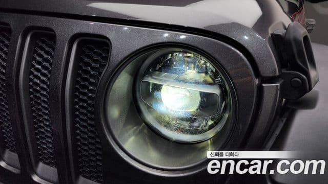Jeep Wrangler 2020 — Şəkil 25/34