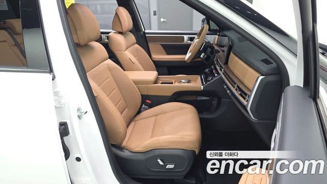 Hyundai Santa Fe 2023 — ფოტო 11/20