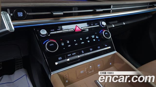 Hyundai Santa Fe 2023 — ფოტო 16/20