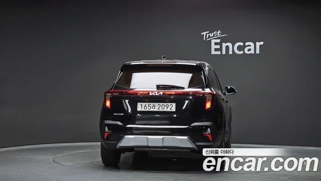 Kia Seltos 2022 — ფოტო 4/20
