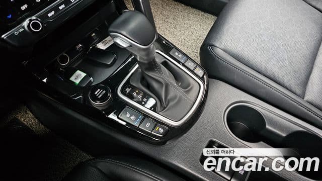 Kia Seltos 2022 — ფოტო 9/20