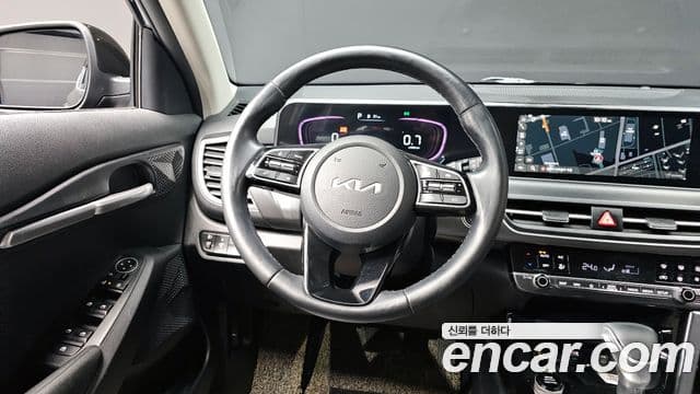 Kia Seltos 2022 — ფოტო 13/20