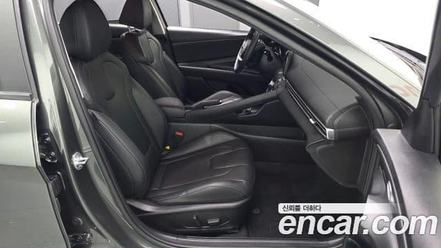 Hyundai The New Avante Hybrid 2023 — ფოტო 2/20