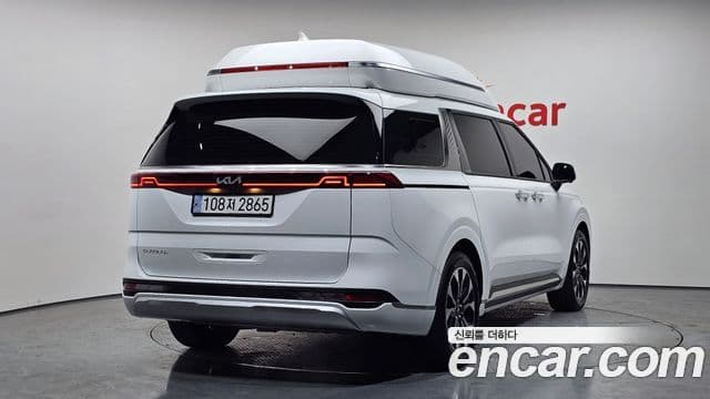 Kia Carnival 2023 — фото 2 из 20