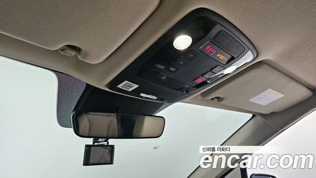 Kia Carnival 2023 — фото 16 из 20