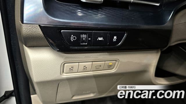Kia Carnival 2023 — Şəkil 17/20