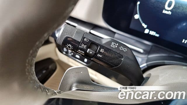Kia Carnival 2023 — Şəkil 18/20