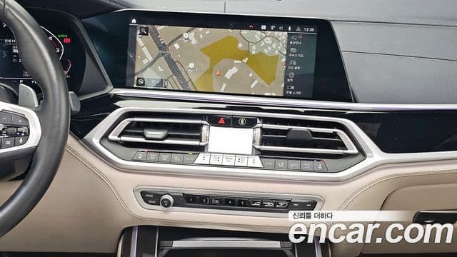 BMW X7 2021 — ფოტო 19/20