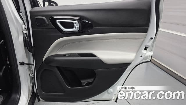 Jeep Compass 2022 — Photo 27/35