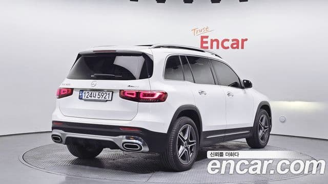 Mercedes-Benz GLB-Class 2021 — ფოტო 2/20