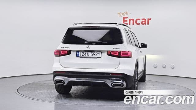 Mercedes-Benz GLB-Class 2021 — ფოტო 4/20