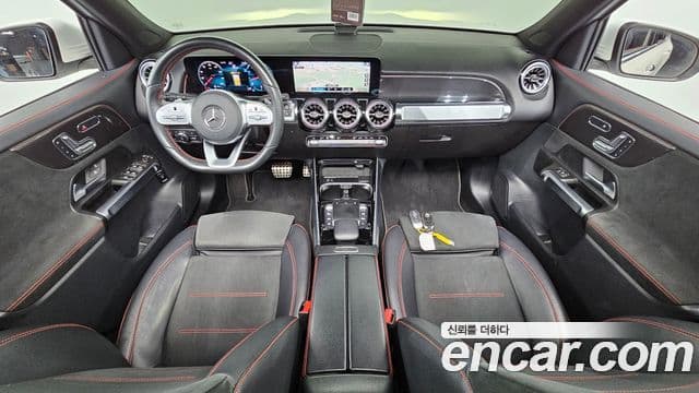 Mercedes-Benz GLB-Class 2021 — ფოტო 7/20