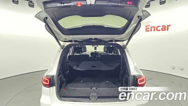 Mercedes-Benz GLB-Class 2021 — ფოტო 17/20