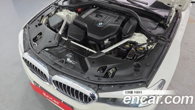 BMW 5 Series 2019 — ფოტო 6/20