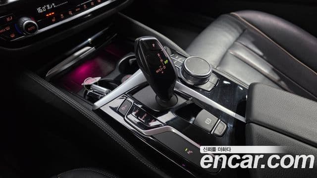 BMW 5 Series 2019 — ფოტო 9/20
