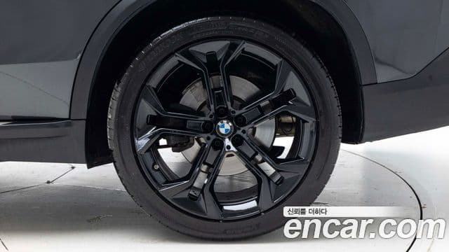 BMW X5 2022 — ფოტო 17/20
