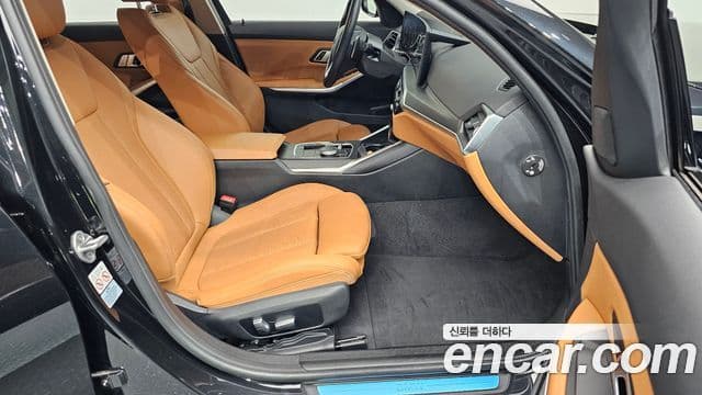 BMW 3 Series 2023 — Фото 12/20