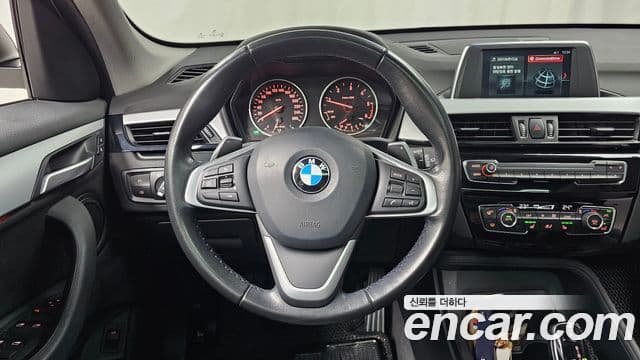 BMW X1 2018 — ფოტო 13/20