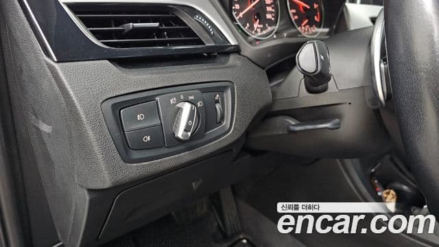 BMW X1 2018 — ფოტო 14/20