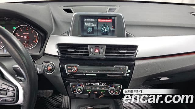 BMW X1 2018 — ფოტო 15/20