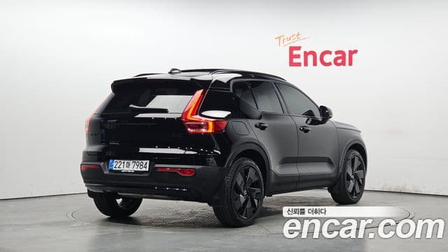 Volvo XC40 2025 — Şəkil 2/20