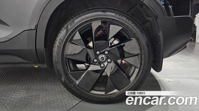 Volvo XC40 2025 — Photo 31/31