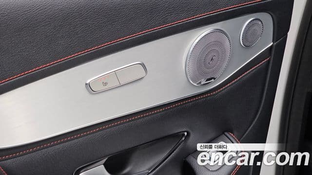 Mercedes-Benz GLC-Class 2018 — Photo 28/30