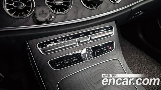 Mercedes-Benz E-Class 2019 — Şəkil 19/20
