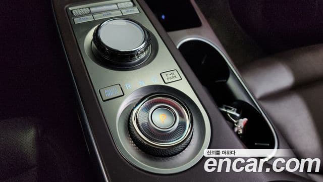 Genesis GV70 2021 — ფოტო 9/20