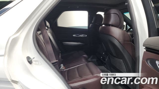 Genesis GV70 2021 — ფოტო 11/20
