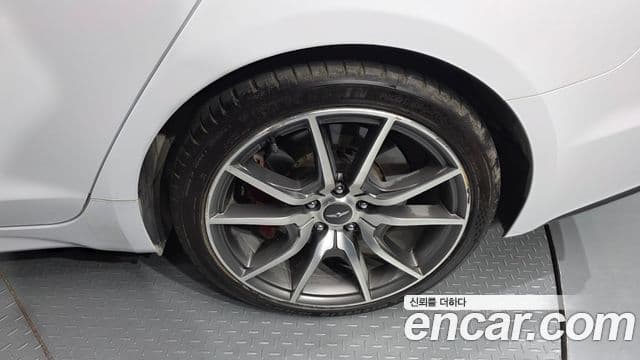 Genesis G70 2018 — Photo 23/30