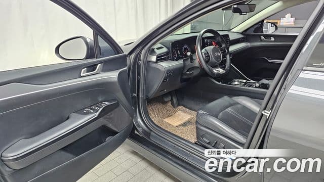 Kia K5 2021 — Şəkil 10/20