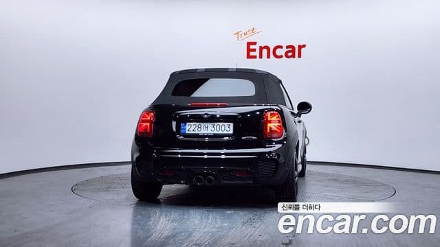 Mini Cooper S Convertible 2020 — ფოტო 4/20