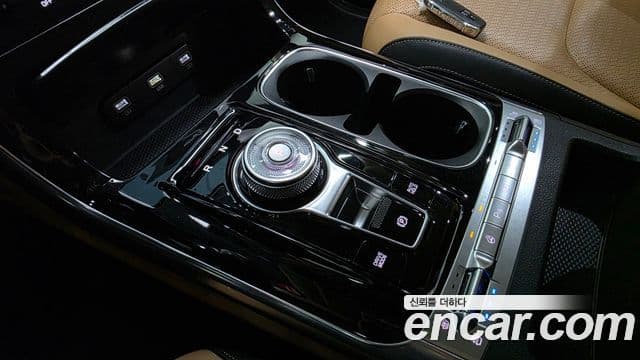 Kia Carnival 2021 — ფოტო 9/20