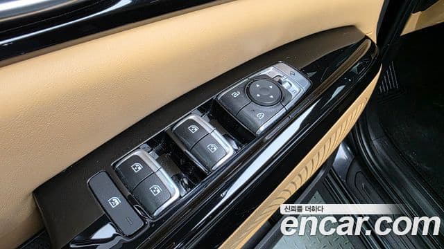 Kia Carnival 2021 — ფოტო 12/20