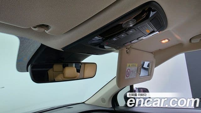 Kia Carnival 2021 — ფოტო 15/20