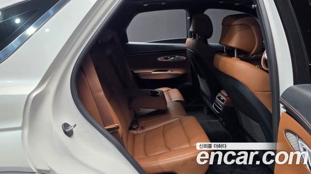 Genesis GV70 2022 — фото 13 из 20