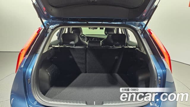 Kia Niro 2022 — Şəkil 17/20