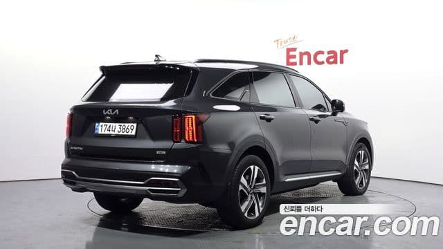 Kia Sorento 2023 — ფოტო 2/20